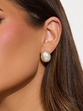 Gold Oval Pearl Stud Earrings Women